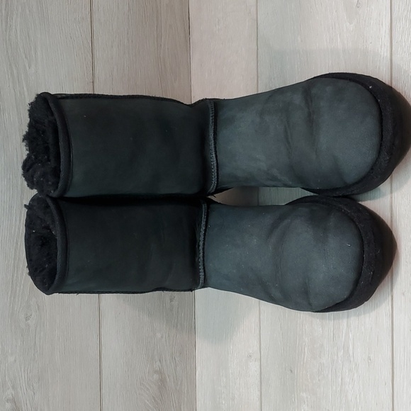 Ugg Australia Women Classic Short II Sheepskin Leather boots shoes sz 8 - Picture 3 of 14